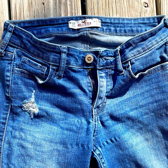 Hollister skinny jeans with holes - Picture 2 of 5